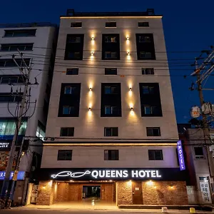 3* ホテル クイーンズ
