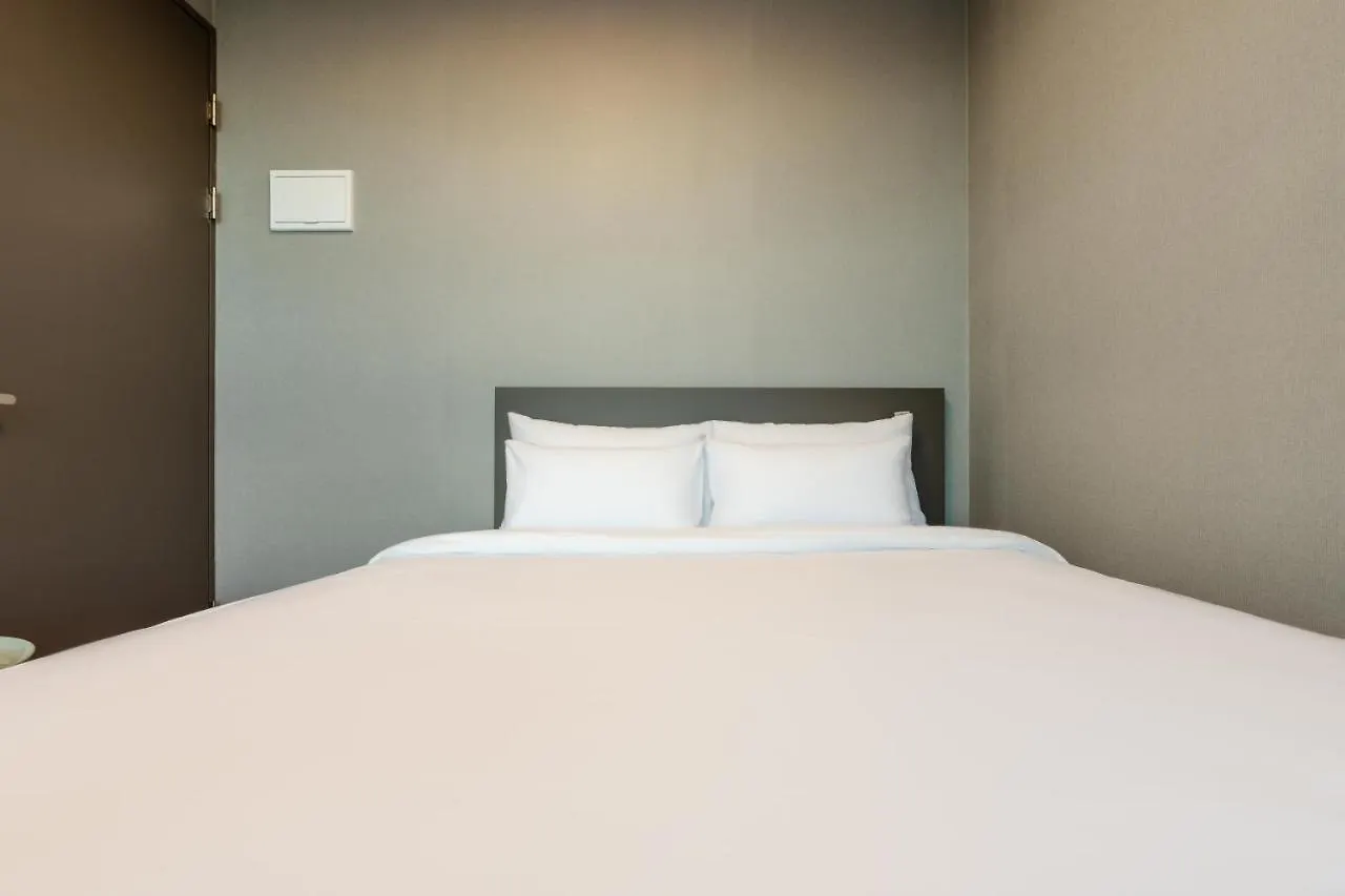 Radiant Nampo Hotel Busan 3*,